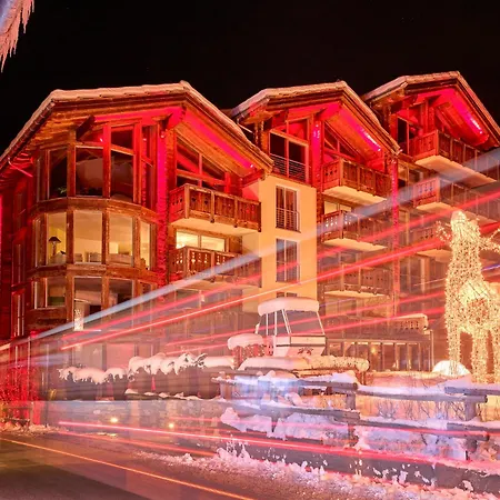 Отель Firefly Luxury 4*