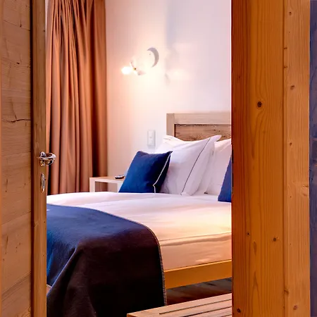 Firefly Luxury Отель 4*