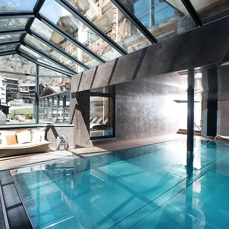 Firefly Luxury Hotel 4*