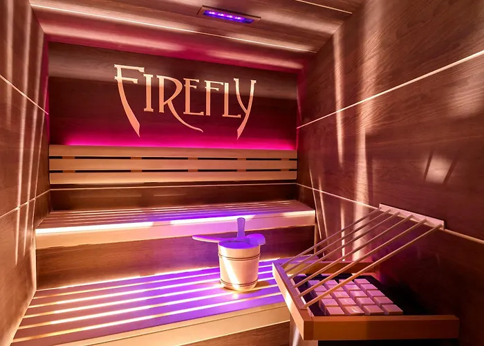 Отель Firefly Luxury 4*