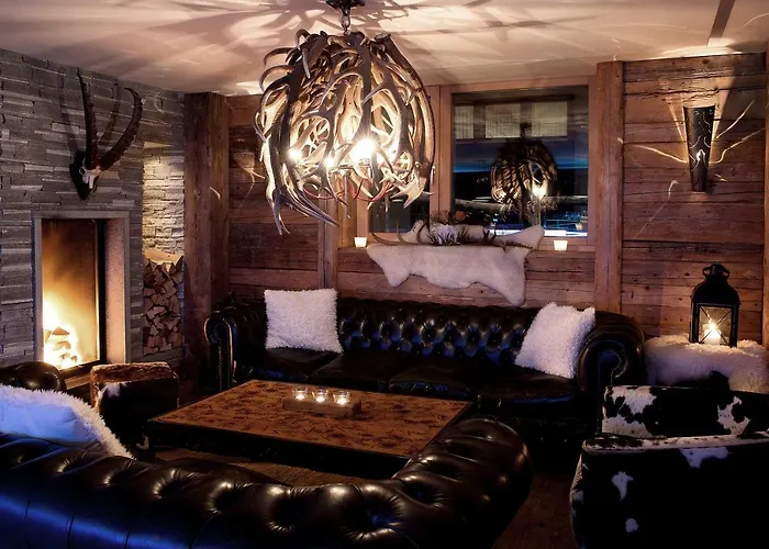 Отель Firefly Luxury 4*