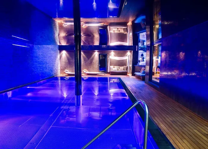 Отель Firefly Luxury