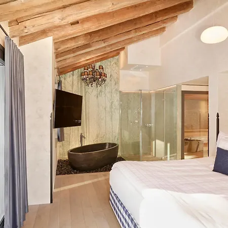 Otel Firefly Luxury 4*